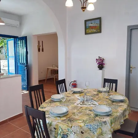 Aperanto House In Arnados, Tinos