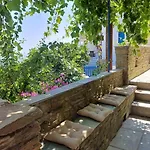 Aperanto House In Arnados, Tinos Tatil Evi *