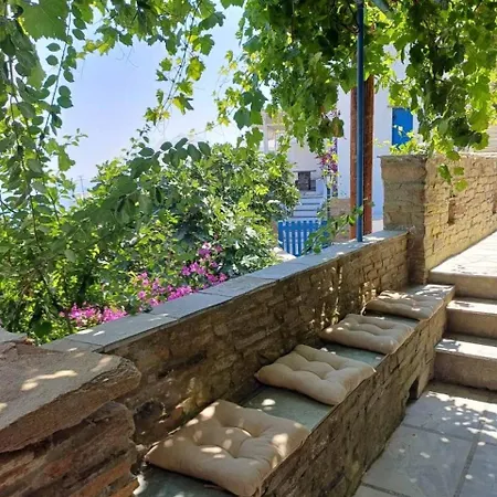 Aperanto House In Arnados, Tinos Ferienhaus *