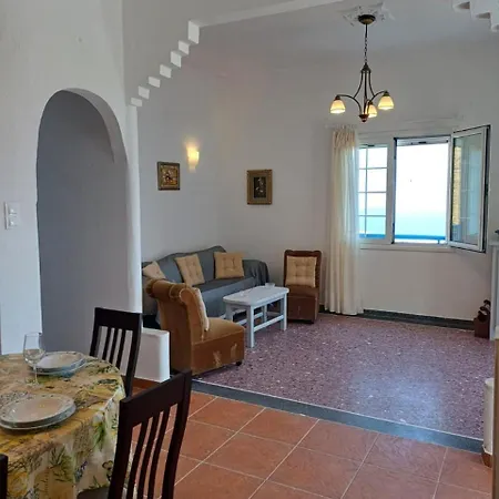 Aperanto House In Arnados, Tinos بيت للعطل *