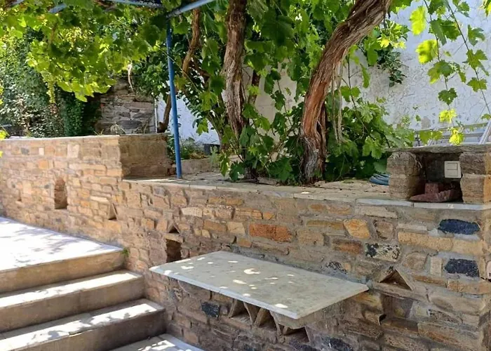 Aperanto House In Arnados, Tinos Ferienhaus